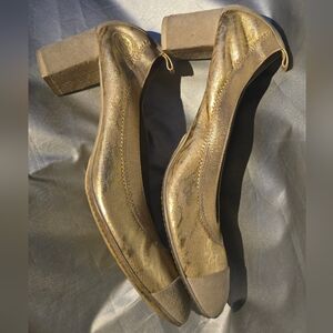 CHANEL Gold Leather Stretch Shoes Size 39, US 8.5 Heels